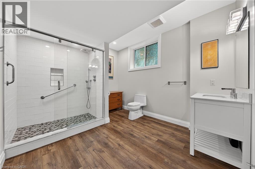 25 MACVILLE Avenue, Kitchener, Ontario, N2K1T2 — Photo 39