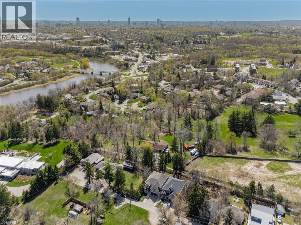 25 MACVILLE Avenue, Kitchener, Ontario, N2K1T2 — Photo 4