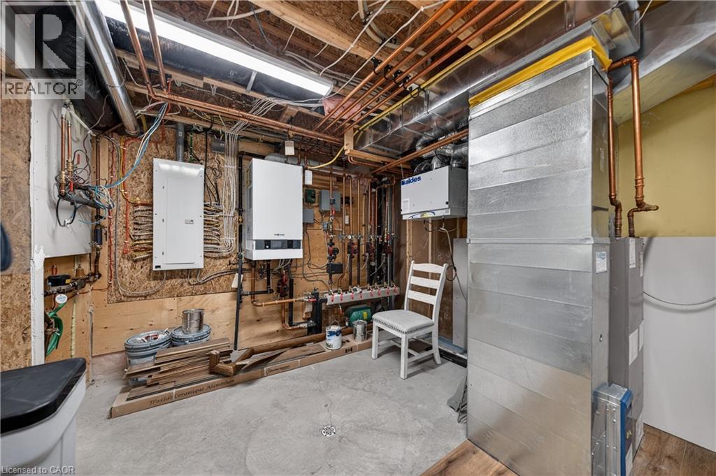 25 MACVILLE Avenue, Kitchener, Ontario, N2K1T2 — Photo 41