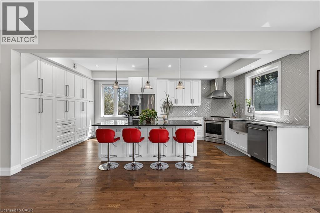 25 MACVILLE Avenue, Kitchener, Ontario, N2K1T2 — Photo 6