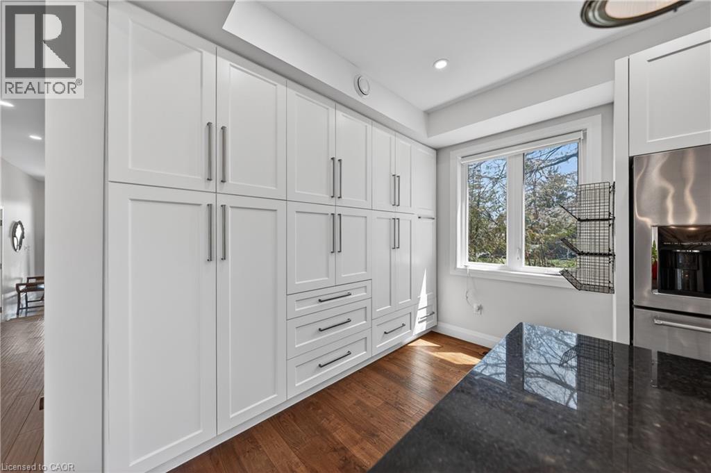 25 MACVILLE Avenue, Kitchener, Ontario, N2K1T2 — Photo 9