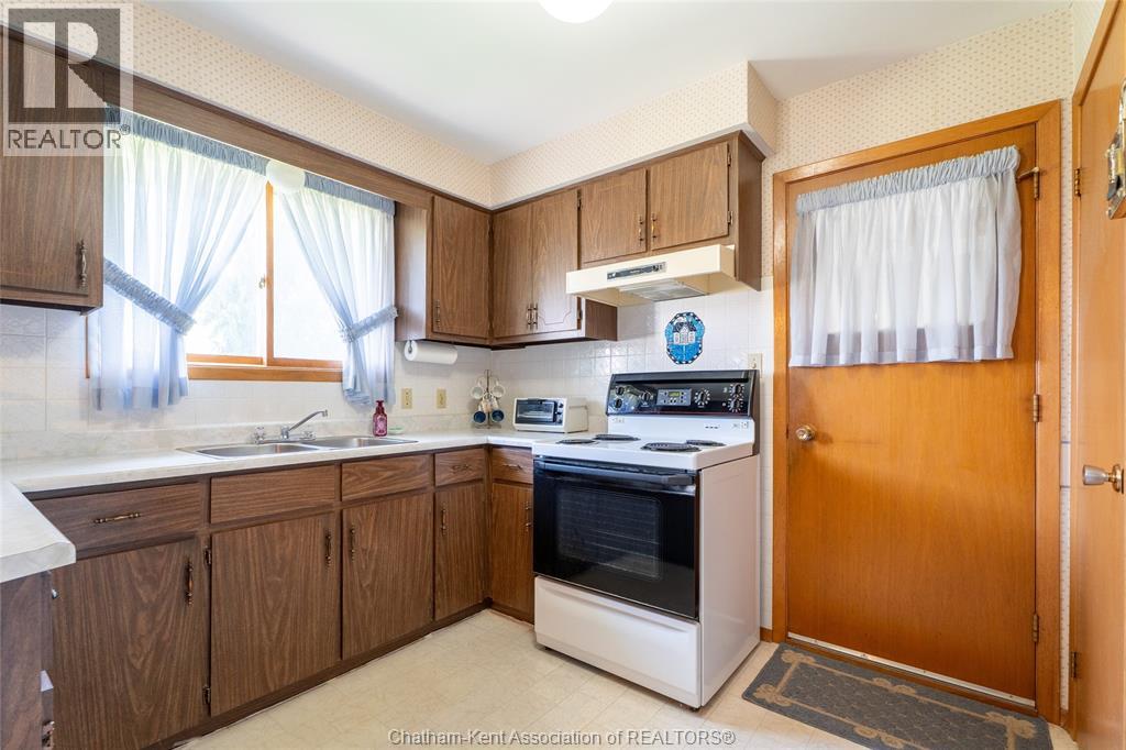 22 PEMBROKE CRESCENT, Chatham, Ontario, N7L2J4 — Photo 10