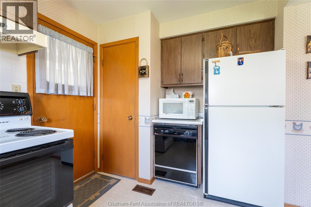 22 PEMBROKE CRESCENT, Chatham, Ontario, N7L2J4 — Photo 12