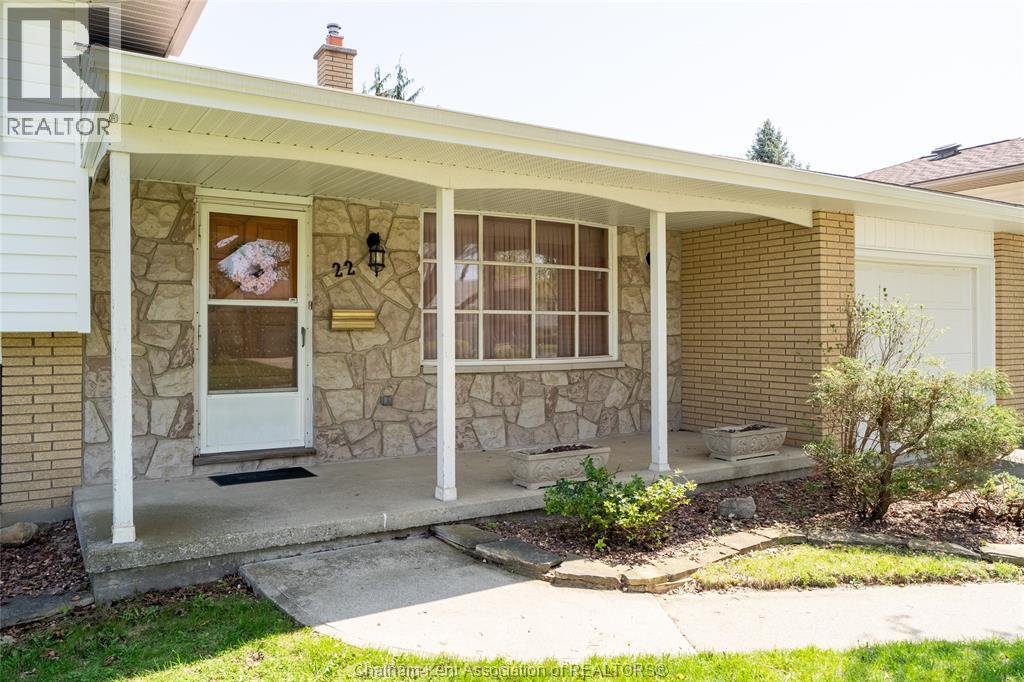 22 PEMBROKE CRESCENT, Chatham, Ontario, N7L2J4 — Photo 2