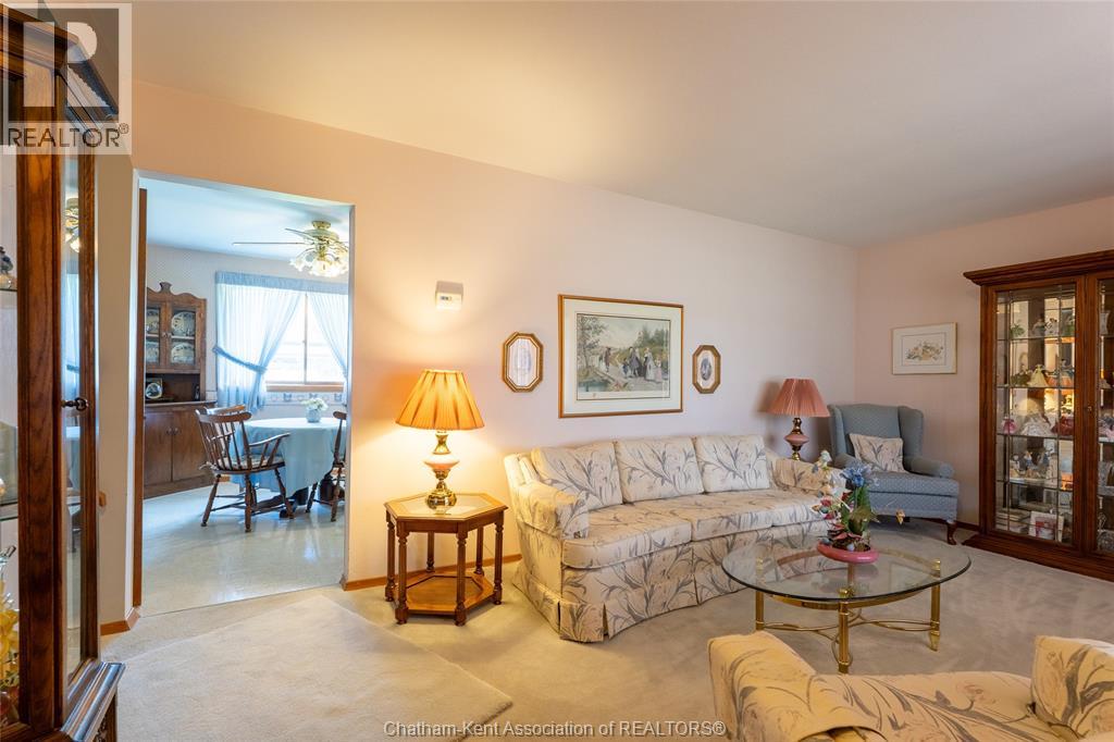 22 PEMBROKE CRESCENT, Chatham, Ontario, N7L2J4 — Photo 6