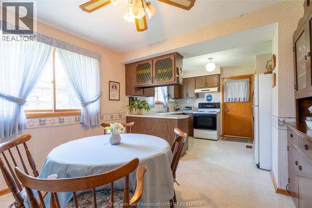 22 PEMBROKE CRESCENT, Chatham, Ontario, N7L2J4 — Photo 8
