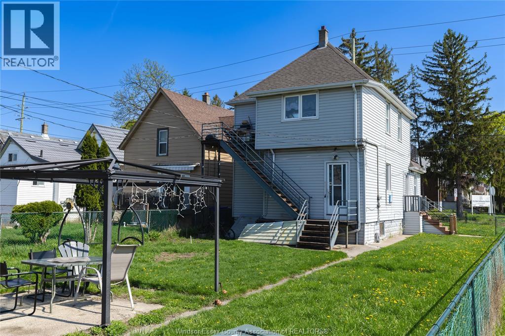 1104 CATARAQUI, Windsor, Ontario, N9A3R1 — Photo 2