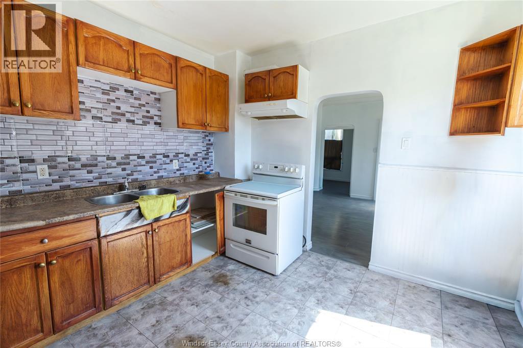 1104 CATARAQUI, Windsor, Ontario, N9A3R1 — Photo 4
