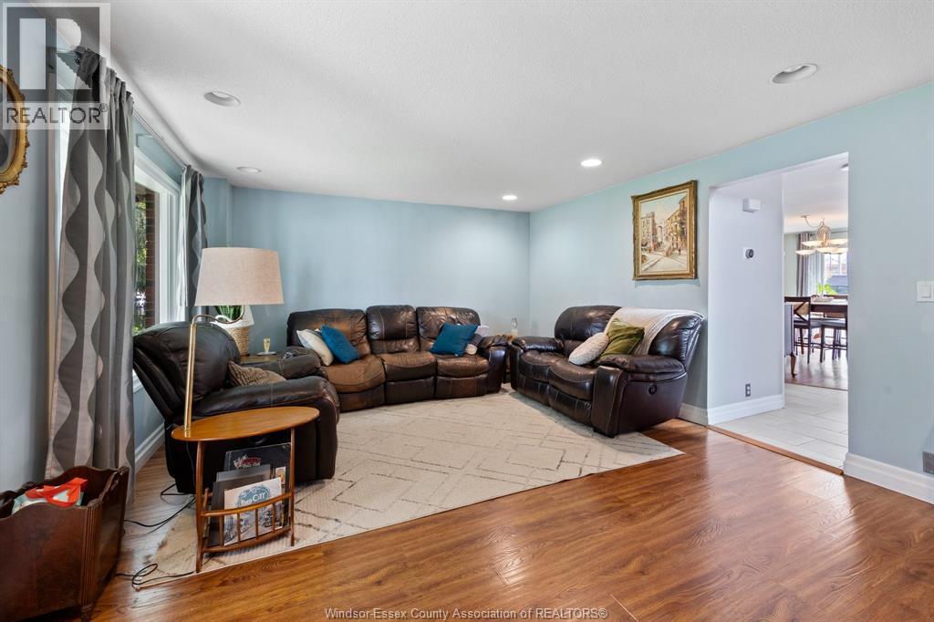 2474 TURNER, Windsor, Ontario, N8W3E8 — Photo 4