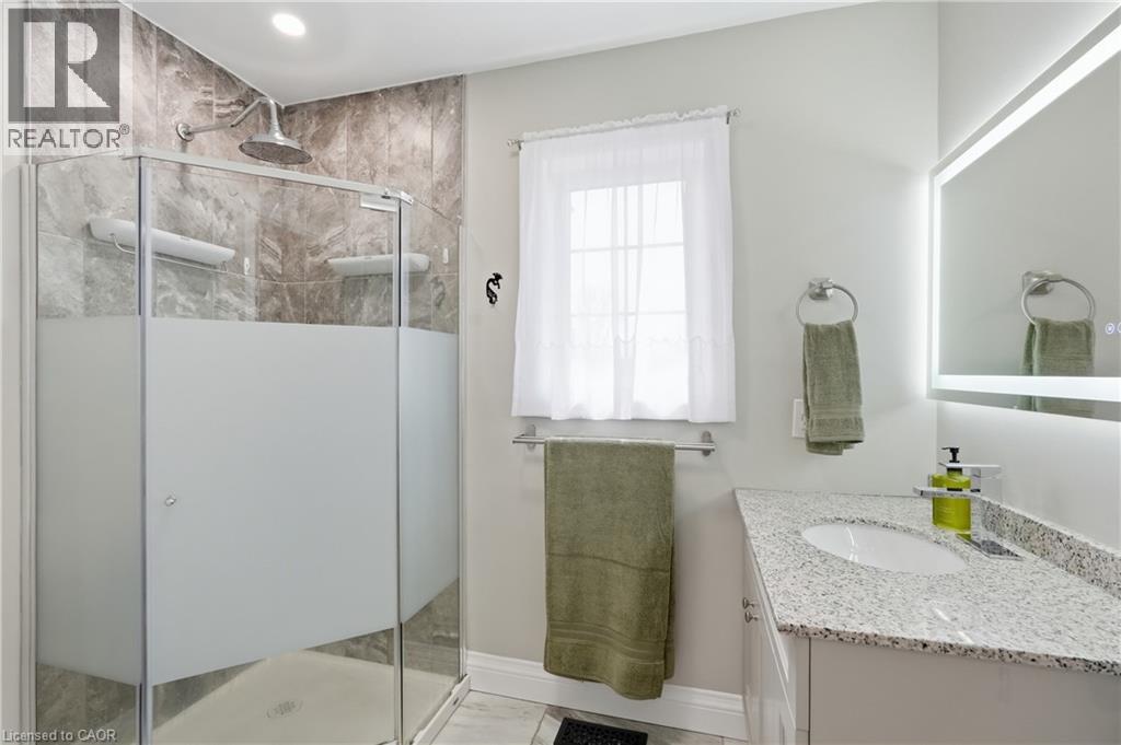 3 REMBE Avenue, Hamilton, Ontario, L8H7G5 — Photo 17