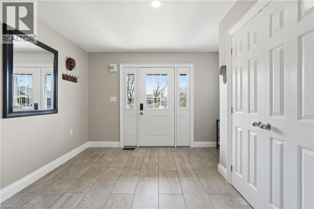 3 REMBE Avenue, Hamilton, Ontario, L8H7G5 — Photo 4