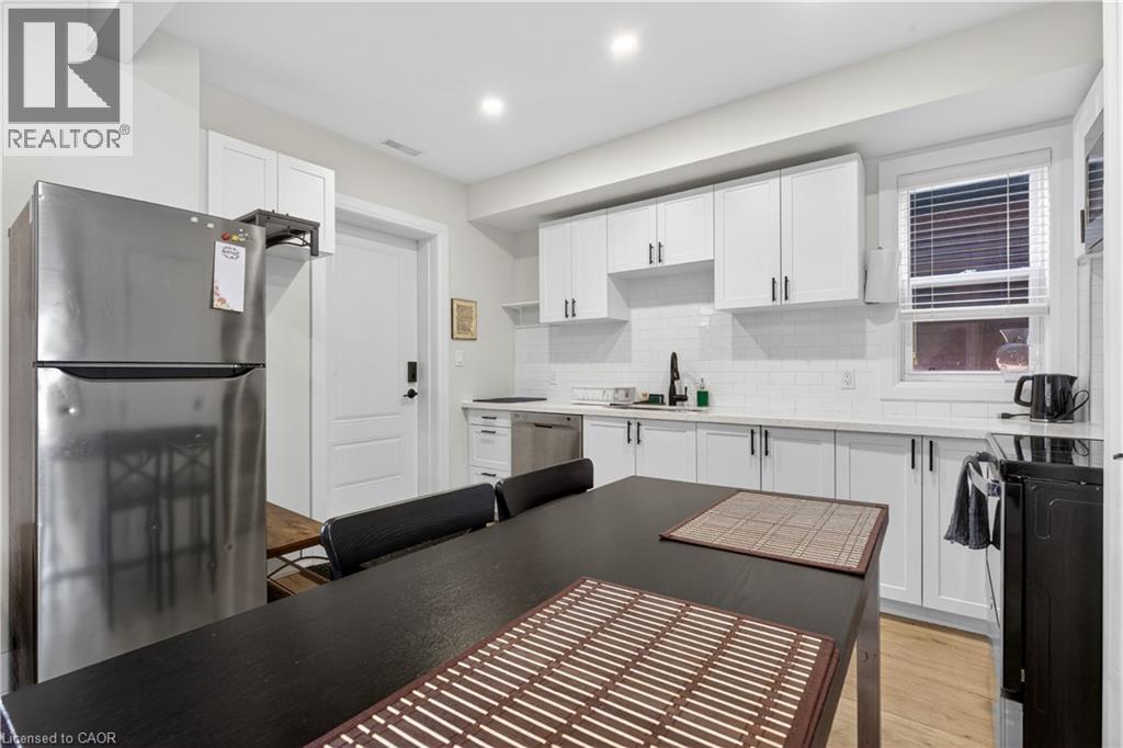 11 BARNESDALE Avenue N, Hamilton, Ontario, L8L6R4 — Photo 17