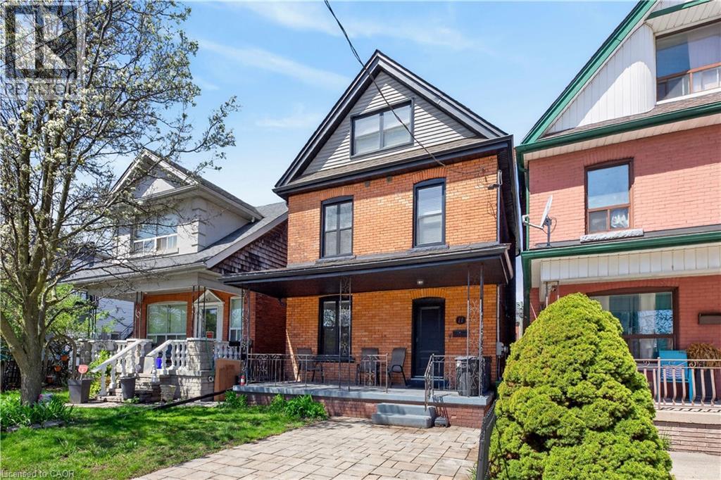 11 BARNESDALE Avenue N, Hamilton, Ontario, L8L6R4 — Photo 2
