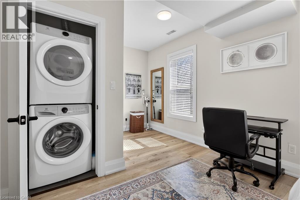 11 BARNESDALE Avenue N, Hamilton, Ontario, L8L6R4 — Photo 26