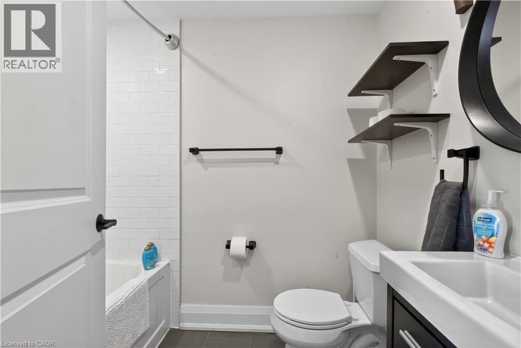 11 BARNESDALE Avenue N, Hamilton, Ontario, L8L6R4 — Photo 29