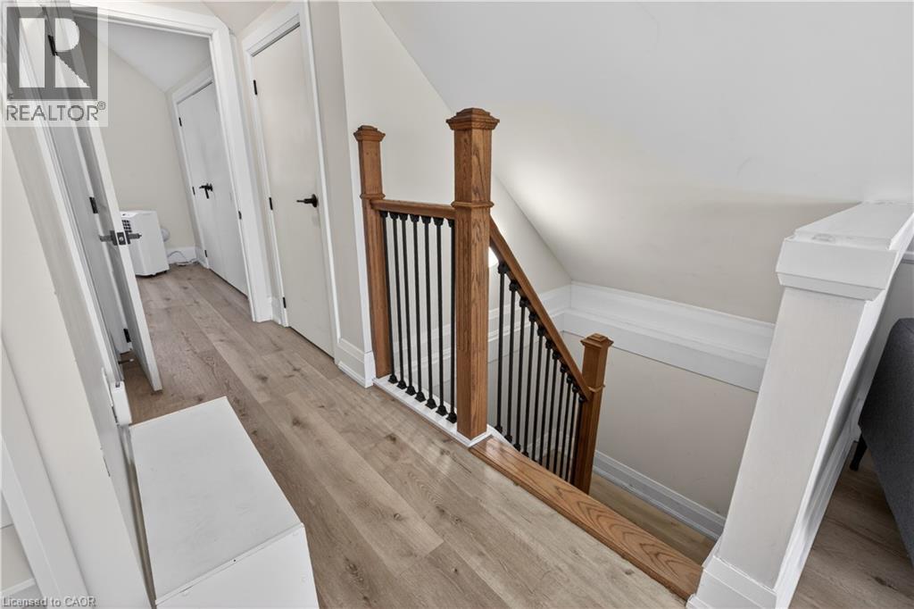 11 BARNESDALE Avenue N, Hamilton, Ontario, L8L6R4 — Photo 32