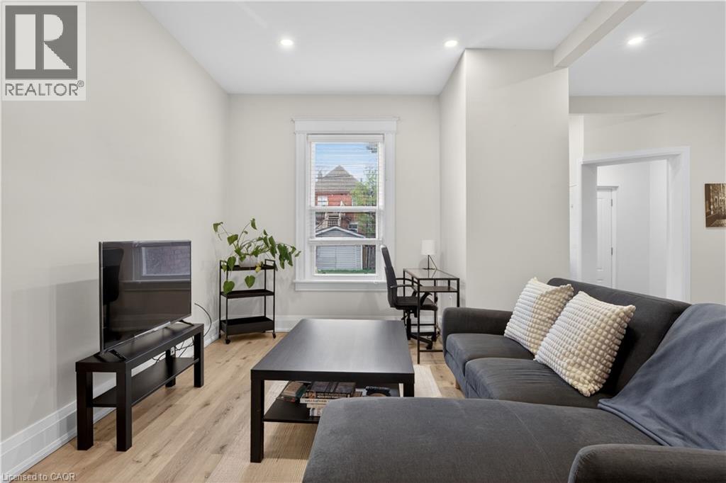 11 BARNESDALE Avenue N, Hamilton, Ontario, L8L6R4 — Photo 7