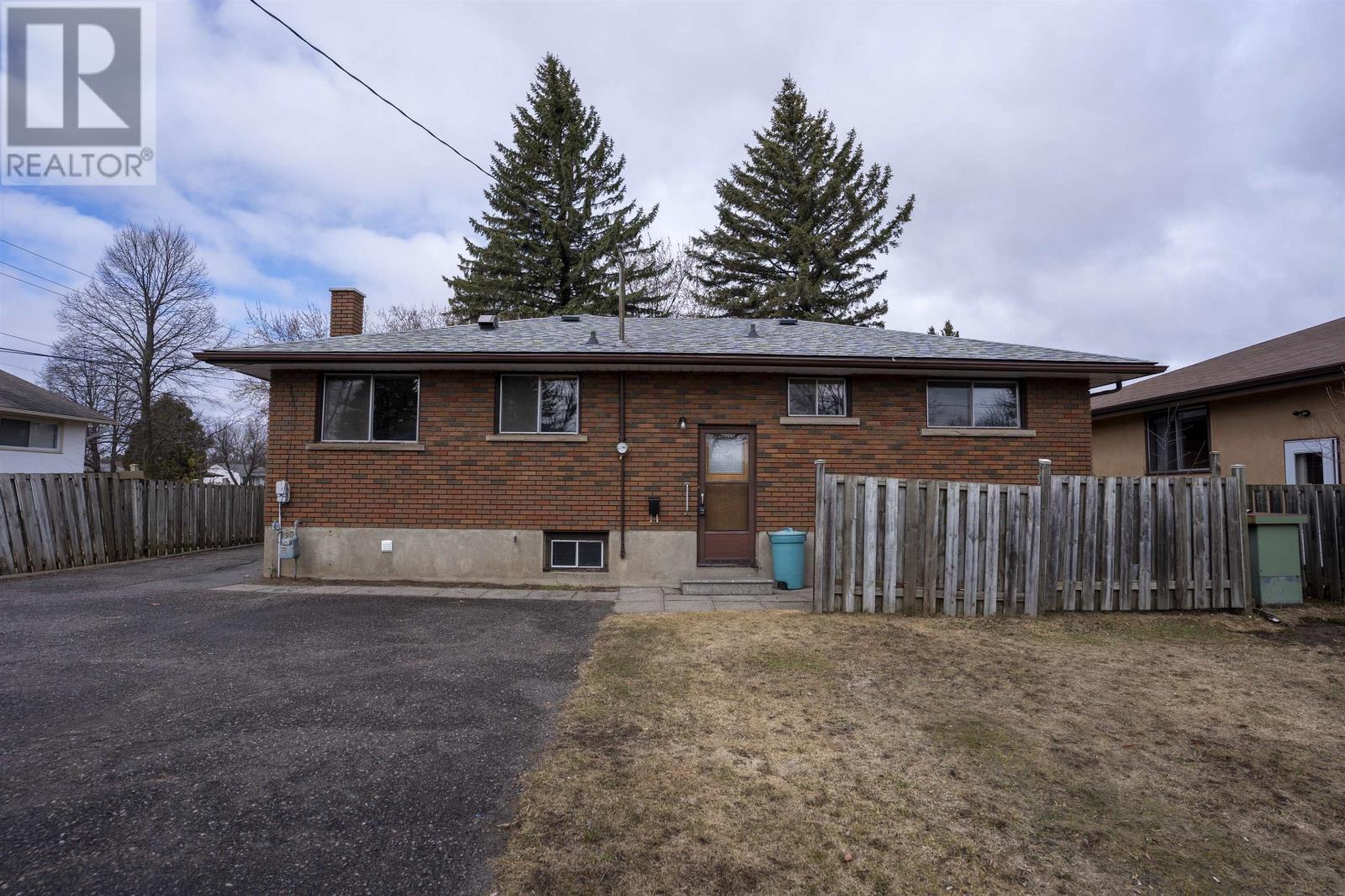 402 Westview PL, Thunder Bay, Ontario, P7C4M3 — Photo 28