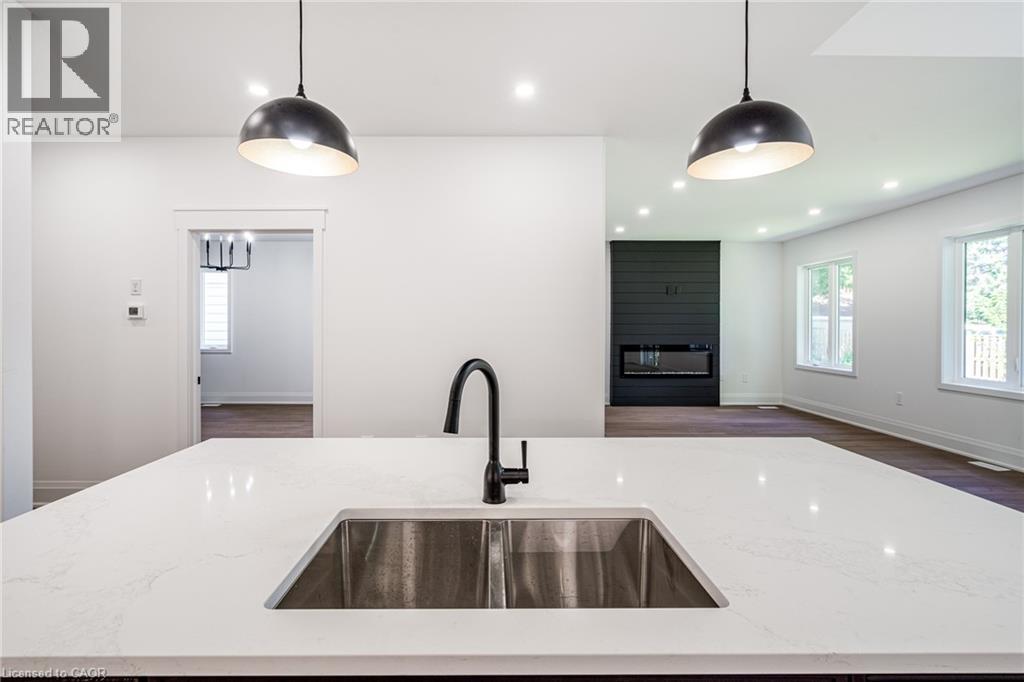 115 CHESLEY Street Unit# Main, Hamilton, Ontario, L9C3V9 — Photo 6