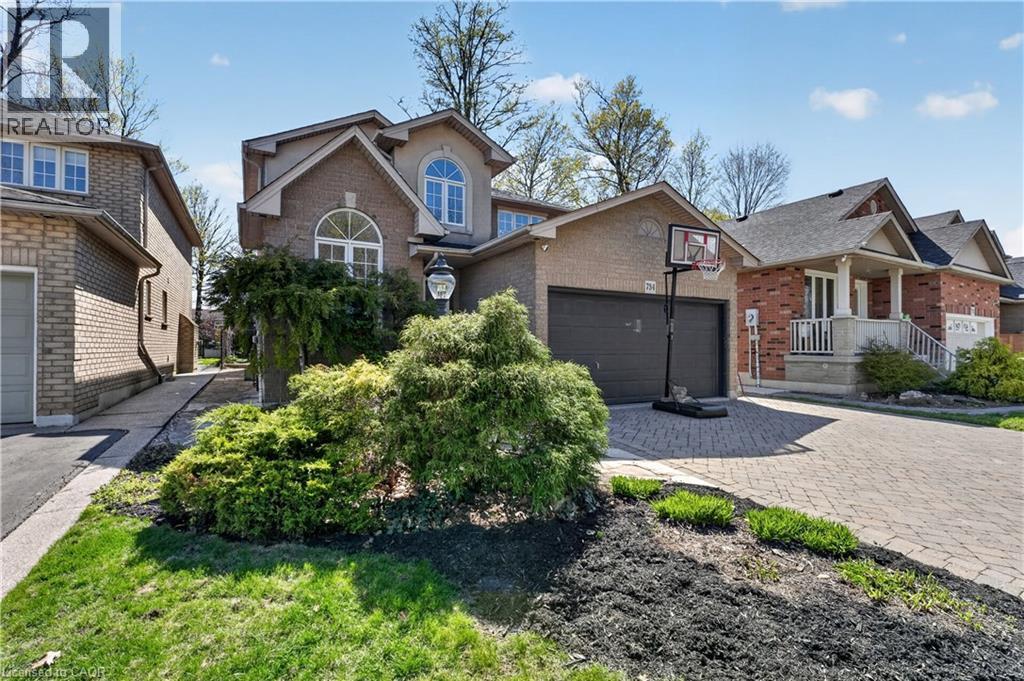 734 BRIGADOON Drive, Hamilton, Ontario, L9C7S2 — Photo 2