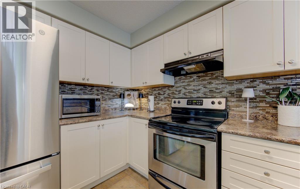 105 PINNACLE Drive Unit# 10, Kitchener, Ontario, N2P1B8 — Photo 11