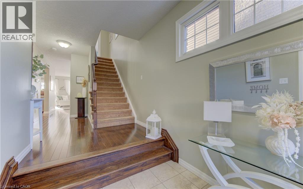 105 PINNACLE Drive Unit# 10, Kitchener, Ontario, N2P1B8 — Photo 4