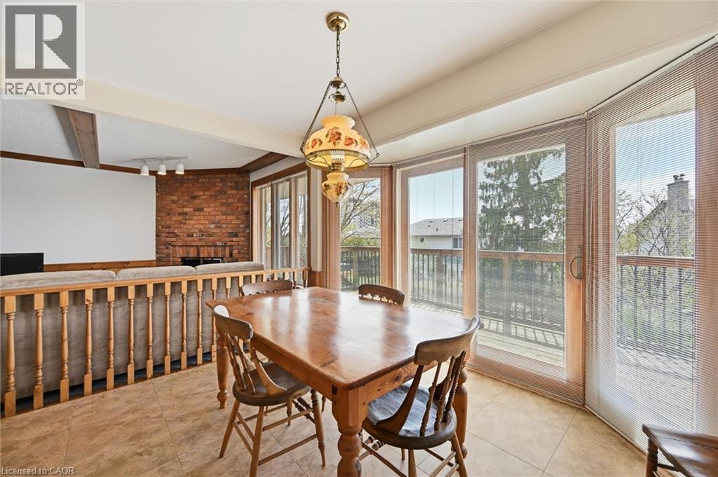 2018 BARLOW Crescent, Burlington, Ontario, L7P4N8 — Photo 16
