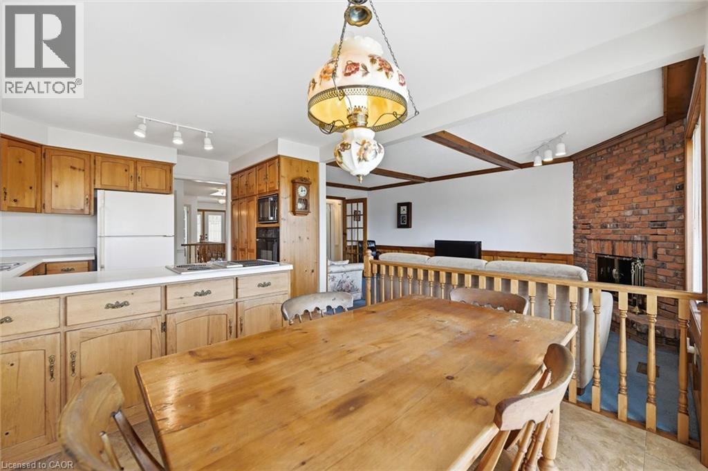 2018 BARLOW Crescent, Burlington, Ontario, L7P4N8 — Photo 17