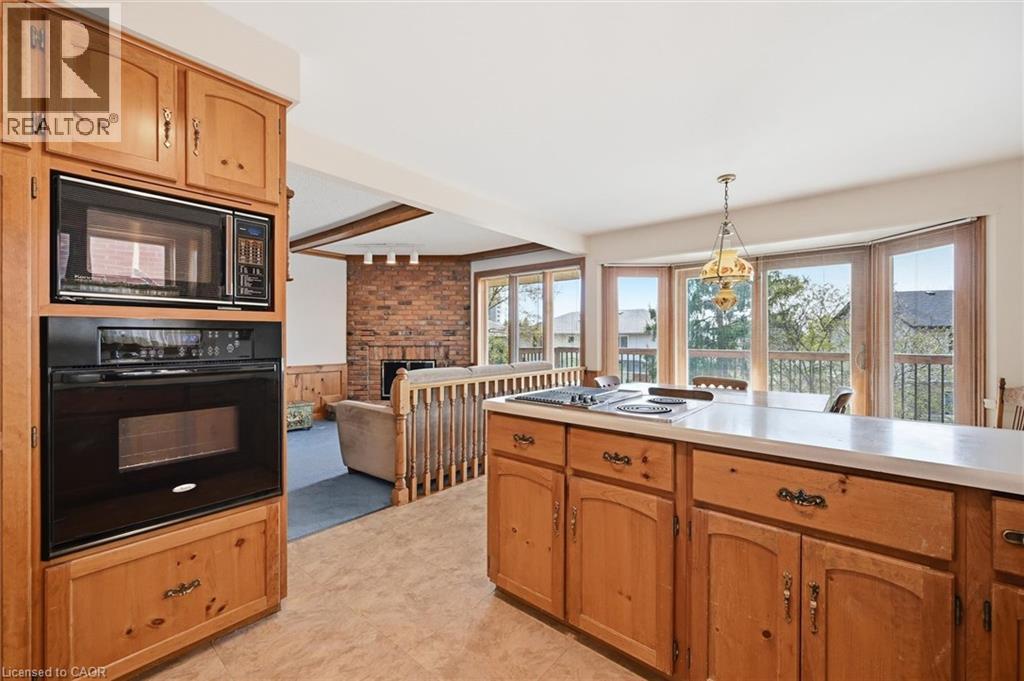 2018 BARLOW Crescent, Burlington, Ontario, L7P4N8 — Photo 20