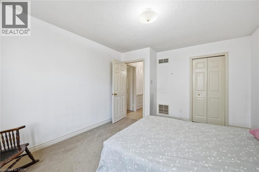 2018 BARLOW Crescent, Burlington, Ontario, L7P4N8 — Photo 24