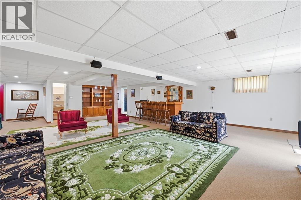 2018 BARLOW Crescent, Burlington, Ontario, L7P4N8 — Photo 32