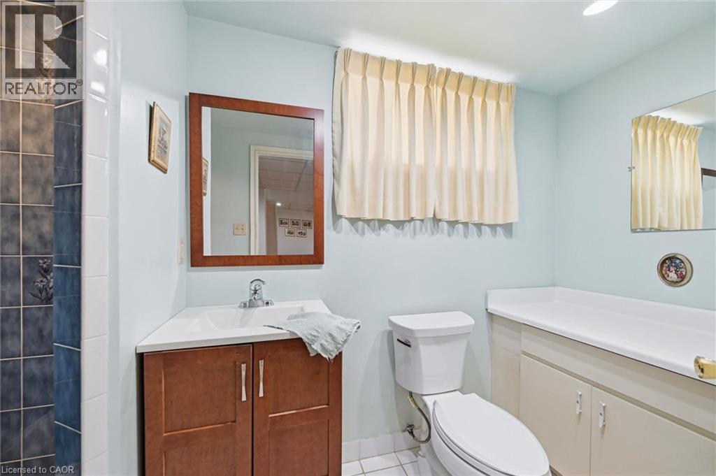 2018 BARLOW Crescent, Burlington, Ontario, L7P4N8 — Photo 37