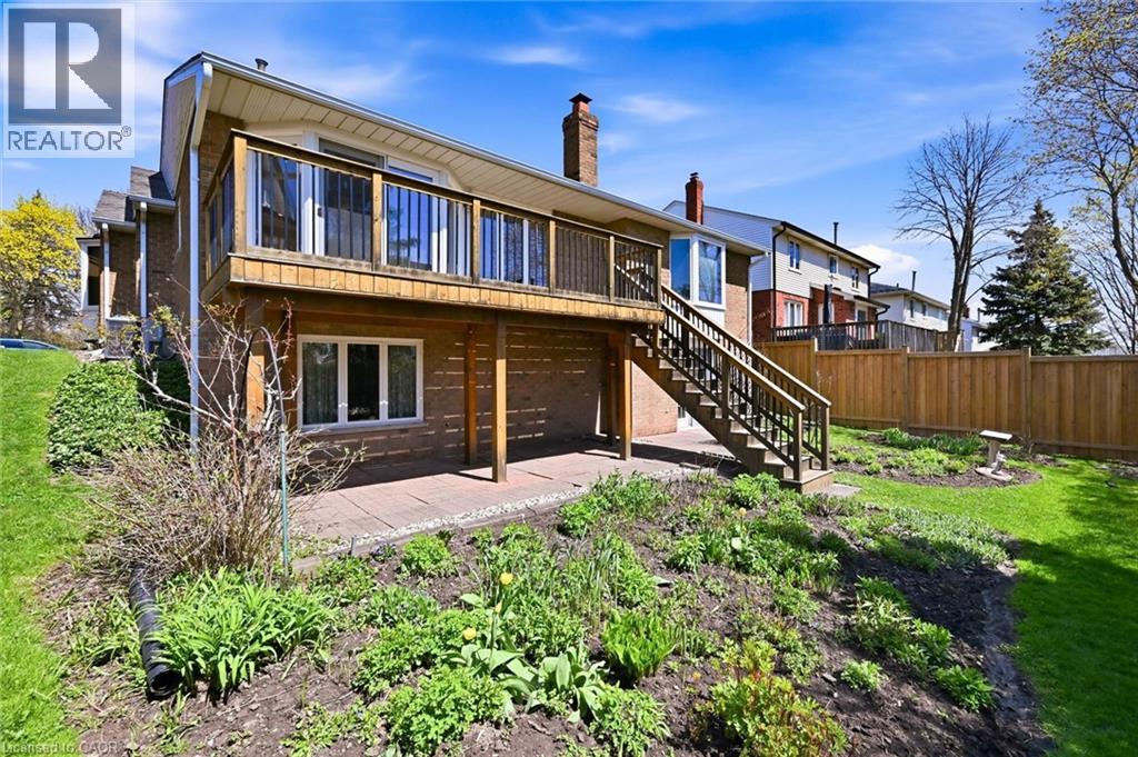 2018 BARLOW Crescent, Burlington, Ontario, L7P4N8 — Photo 39