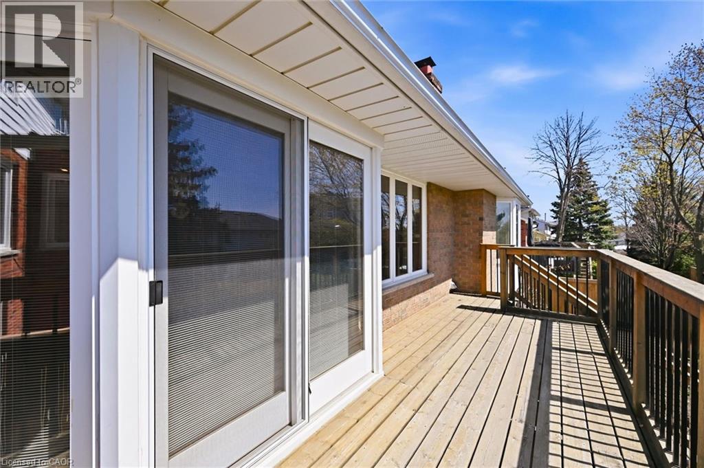 2018 BARLOW Crescent, Burlington, Ontario, L7P4N8 — Photo 44