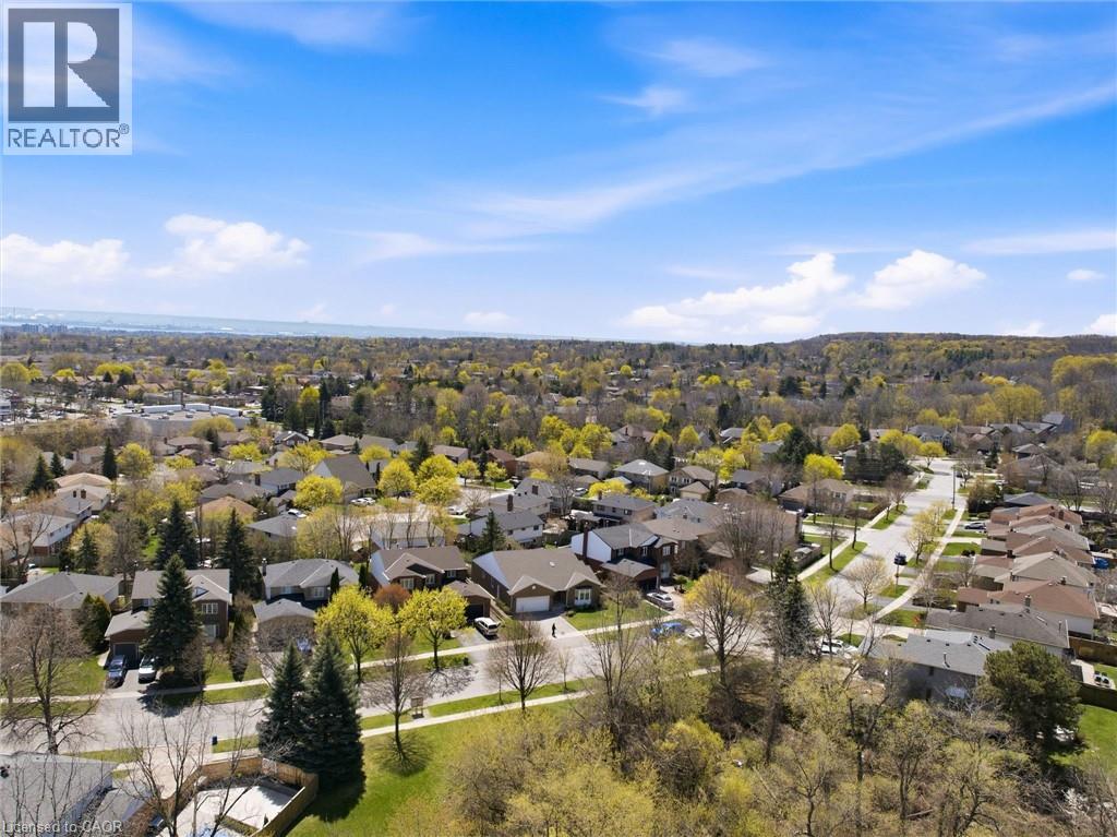2018 BARLOW Crescent, Burlington, Ontario, L7P4N8 — Photo 45