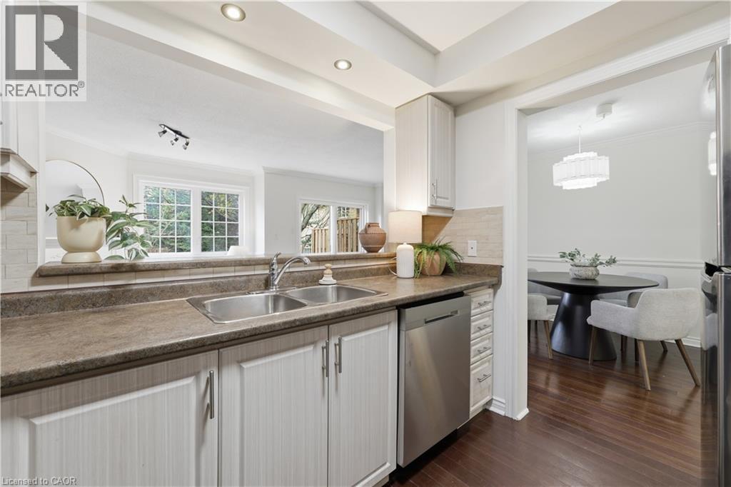 2880 HEADON FOREST Drive Unit# 10, Burlington, Ontario, L7M4H2 — Photo 11