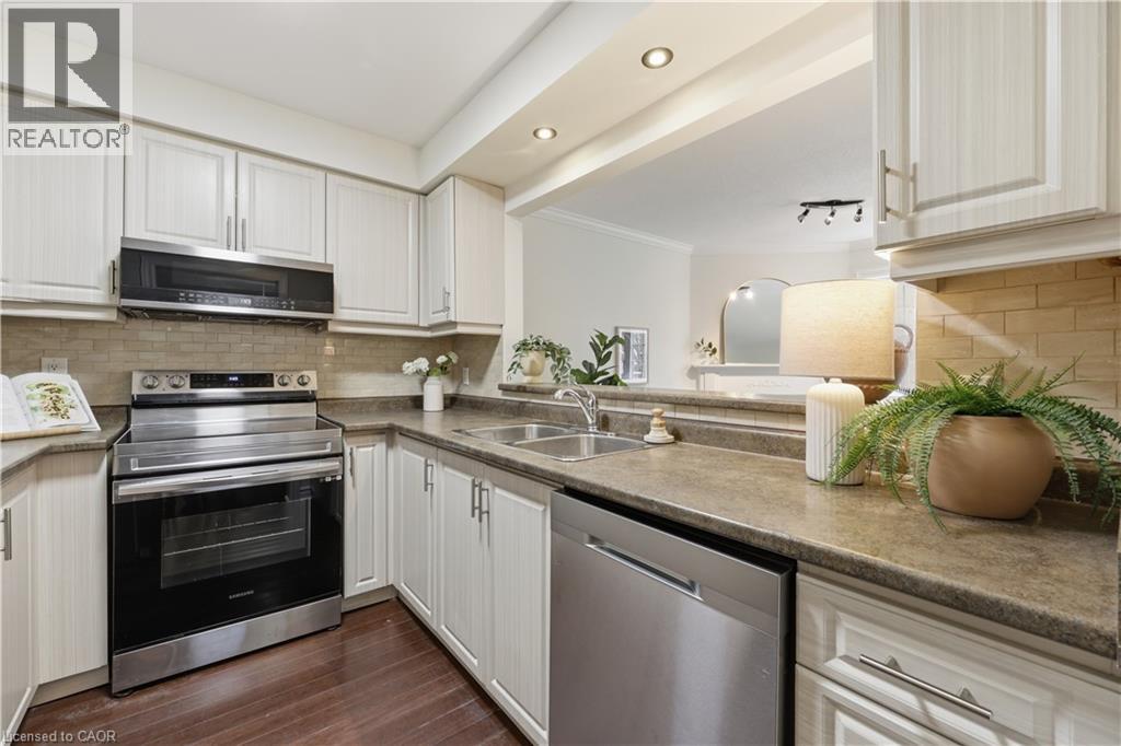 2880 HEADON FOREST Drive Unit# 10, Burlington, Ontario, L7M4H2 — Photo 13