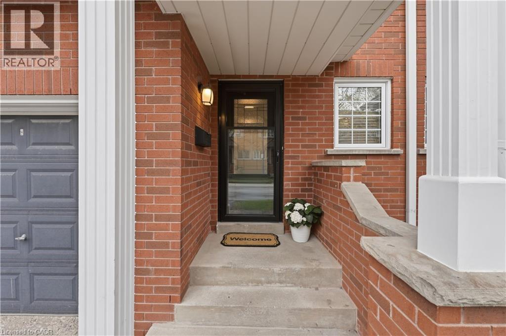 2880 HEADON FOREST Drive Unit# 10, Burlington, Ontario, L7M4H2 — Photo 2