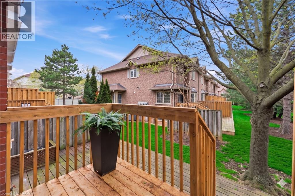 2880 HEADON FOREST Drive Unit# 10, Burlington, Ontario, L7M4H2 — Photo 32