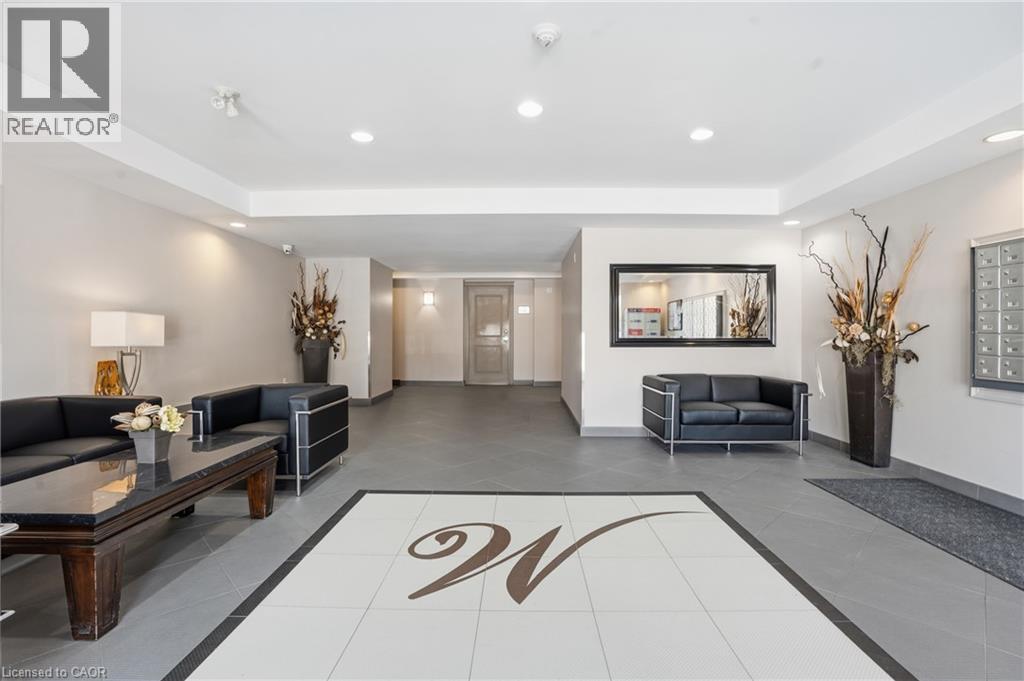 396 PLAINS Road E Unit# 202, Burlington, Ontario, L7T2C8 — Photo 3