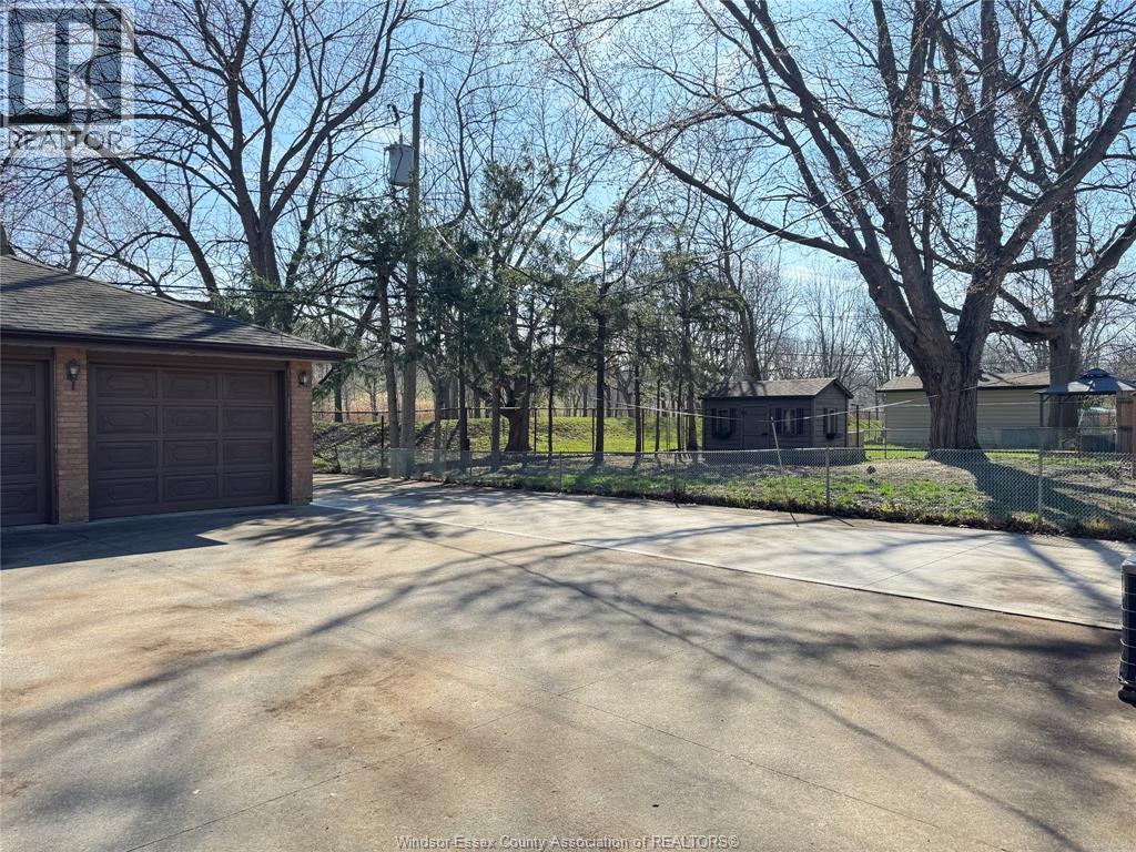 1595 SUN VALLEY, Windsor, Ontario, N9C3R1 — Photo 3