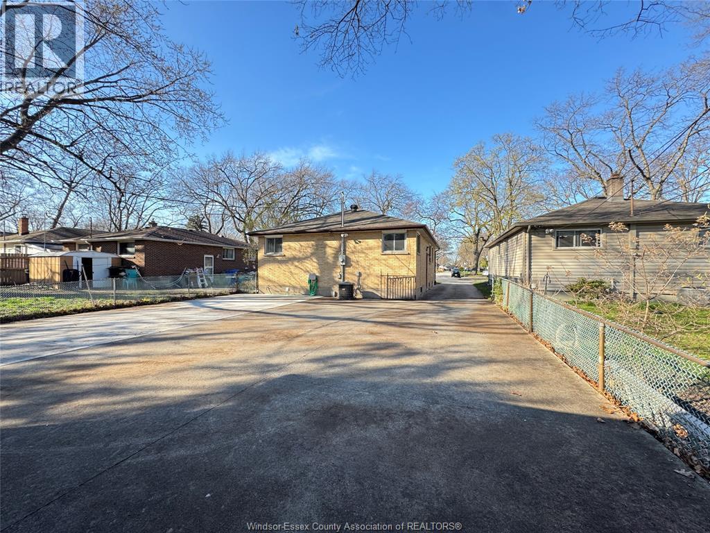 1595 SUN VALLEY, Windsor, Ontario, N9C3R1 — Photo 34