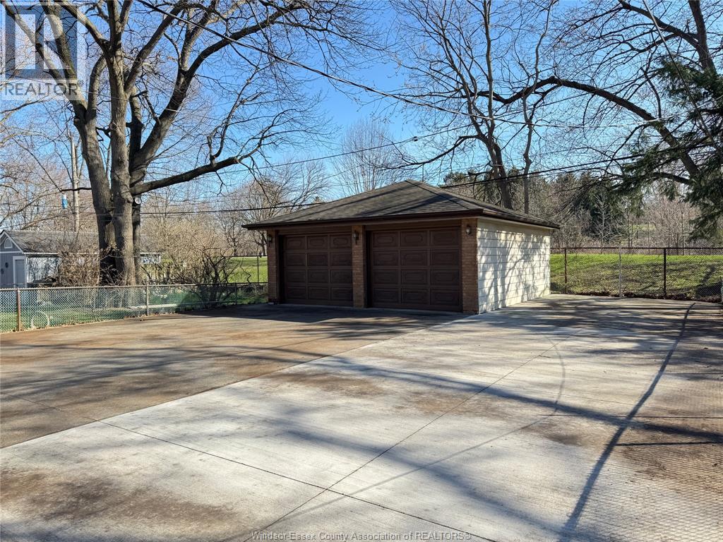1595 SUN VALLEY, Windsor, Ontario, N9C3R1 — Photo 4