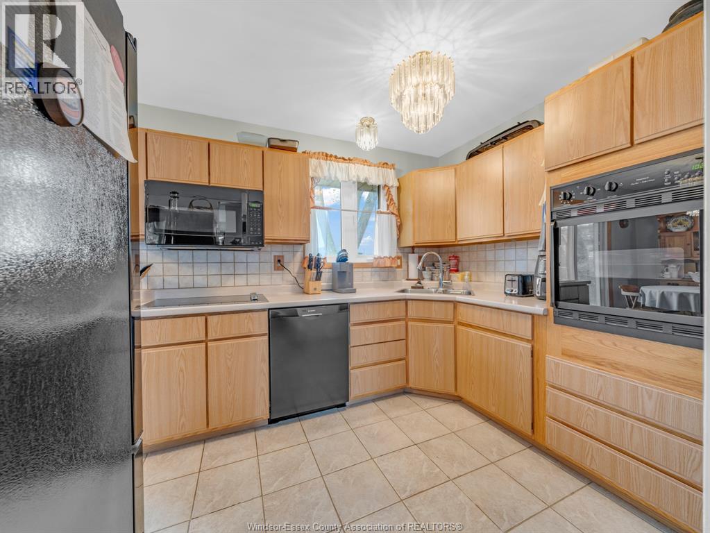 10705 LAMBETH, Windsor, Ontario, N8R1C8 — Photo 12