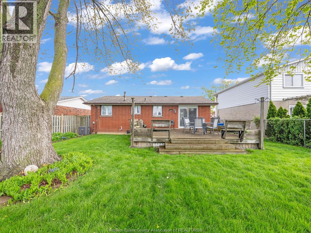 10705 LAMBETH, Windsor, Ontario, N8R1C8 — Photo 33