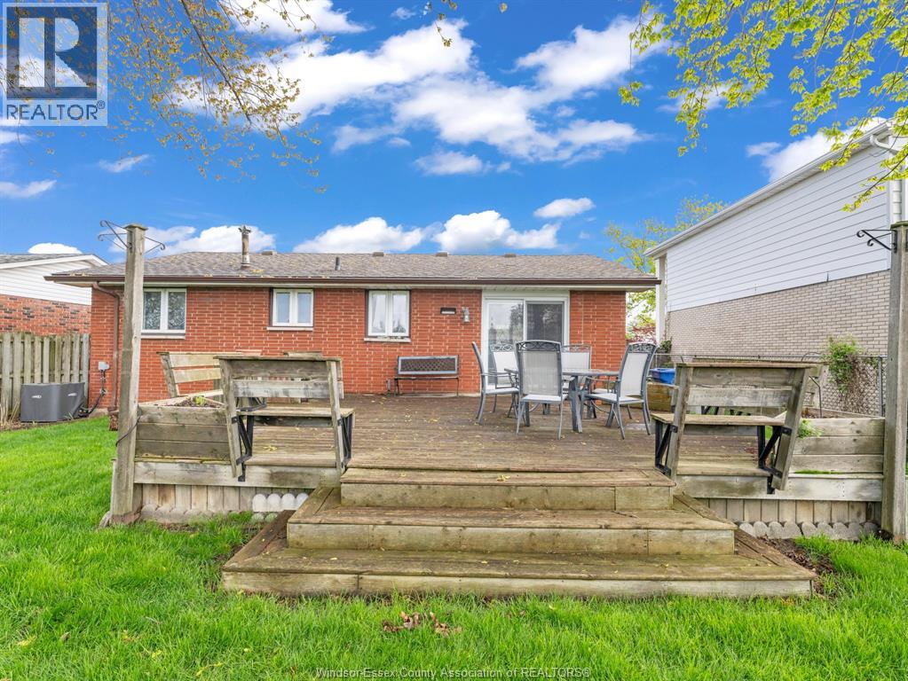 10705 LAMBETH, Windsor, Ontario, N8R1C8 — Photo 39
