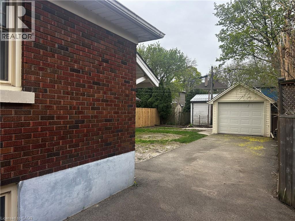 10 JUNKIN Street, St. Catharines, Ontario, L2R1N3 — Photo 25