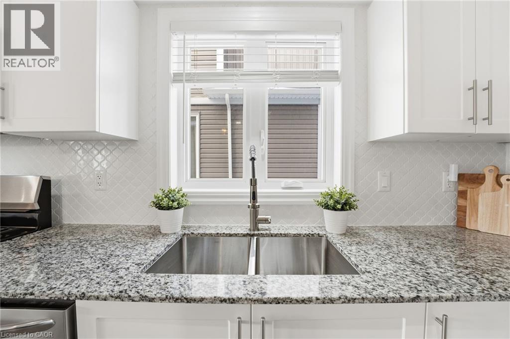 1 BAWCUTT Crescent, Paris, Ontario, N3L0G7 — Photo 10
