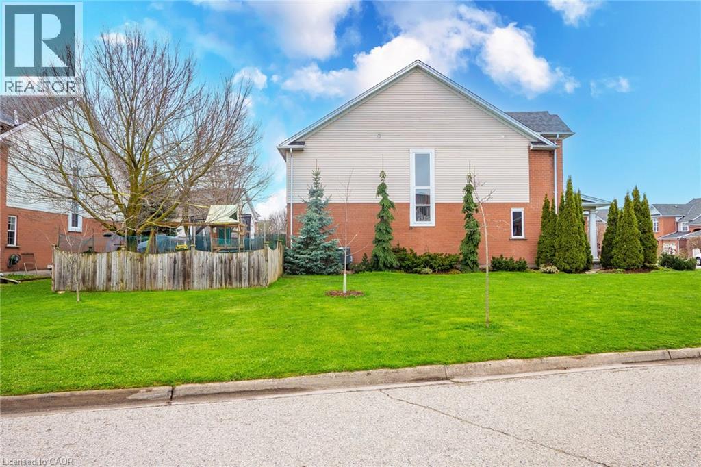 537 BEAVER CREEK Crescent, Waterloo, Ontario, N2V2J7 — Photo 10