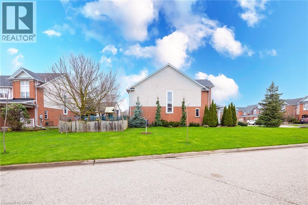 537 BEAVER CREEK Crescent, Waterloo, Ontario, N2V2J7 — Photo 9
